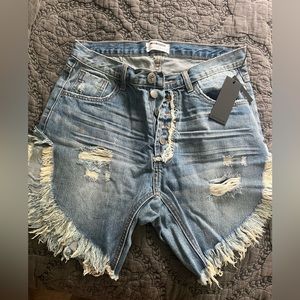 BNWT ONE by One Teaspoon Frankies cut off shorts in Johnny Blue